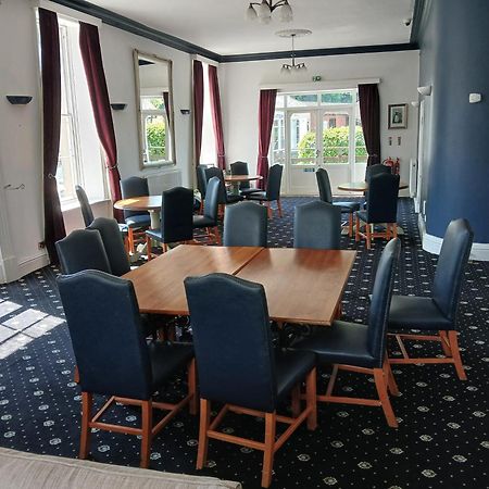 The Knighton Apartment Bagian luar foto