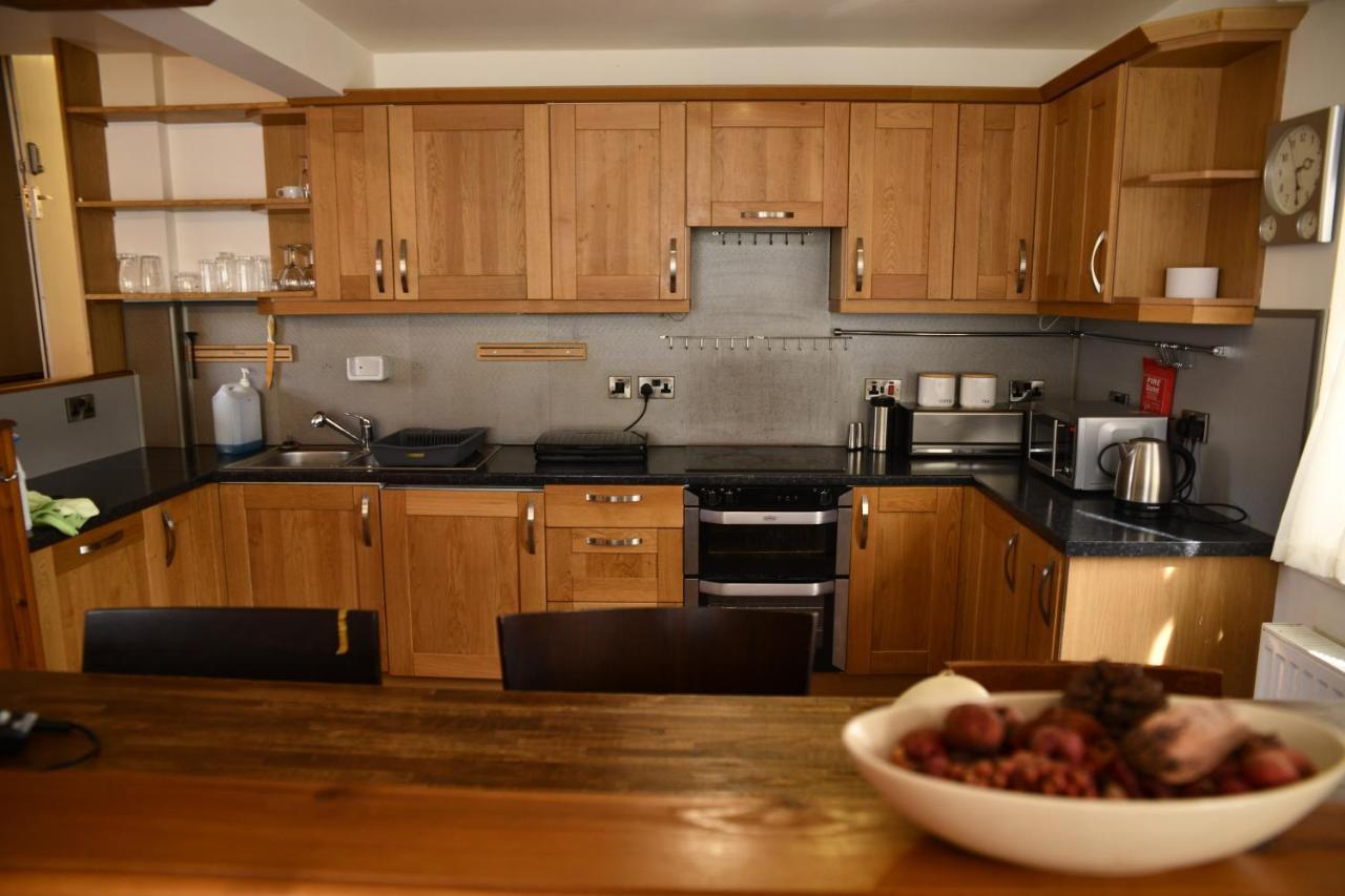 The Knighton Apartment Bagian luar foto