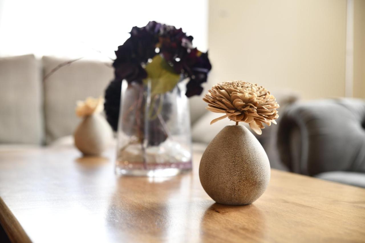 The Knighton Apartment Bagian luar foto