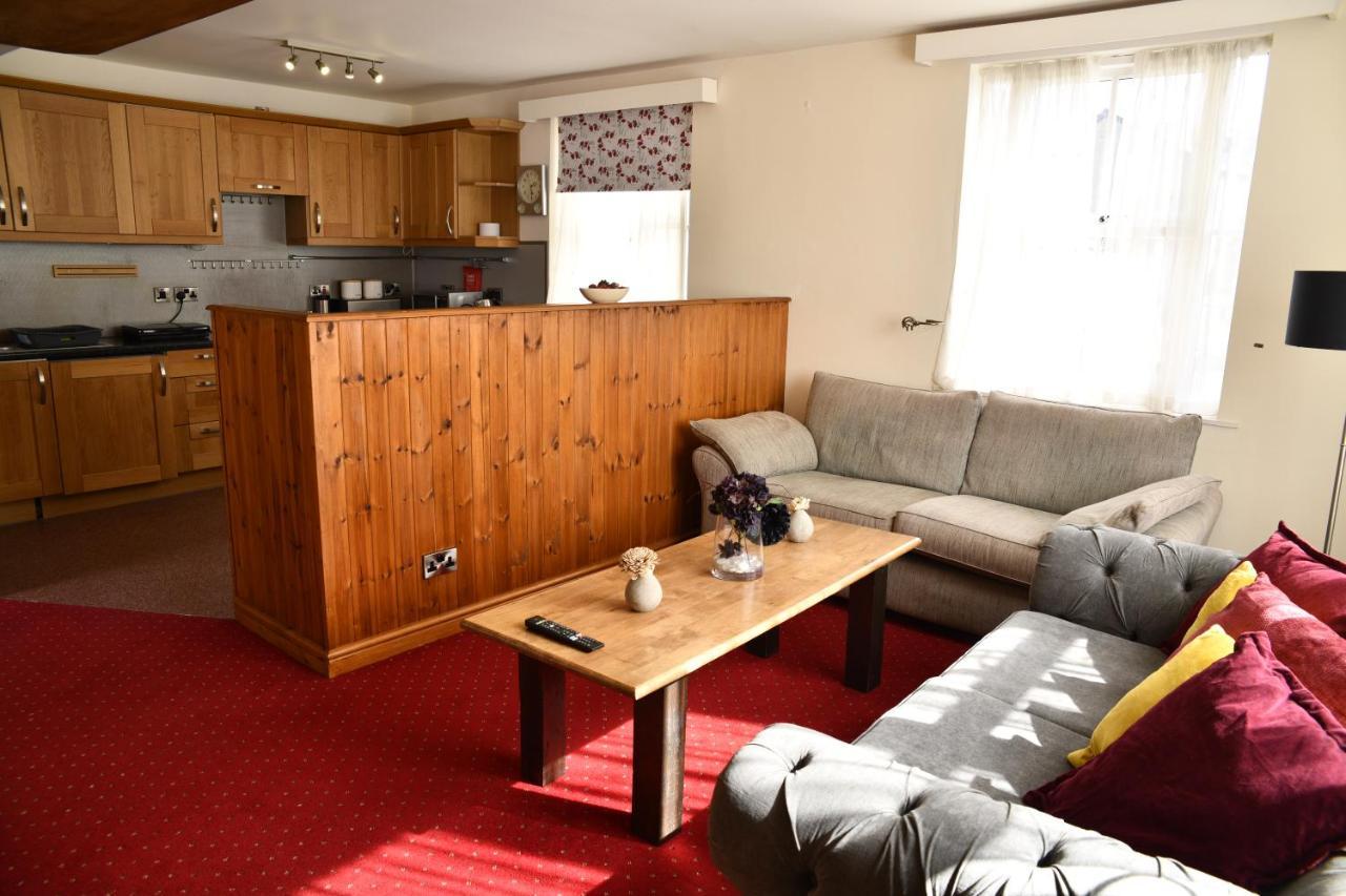 The Knighton Apartment Bagian luar foto