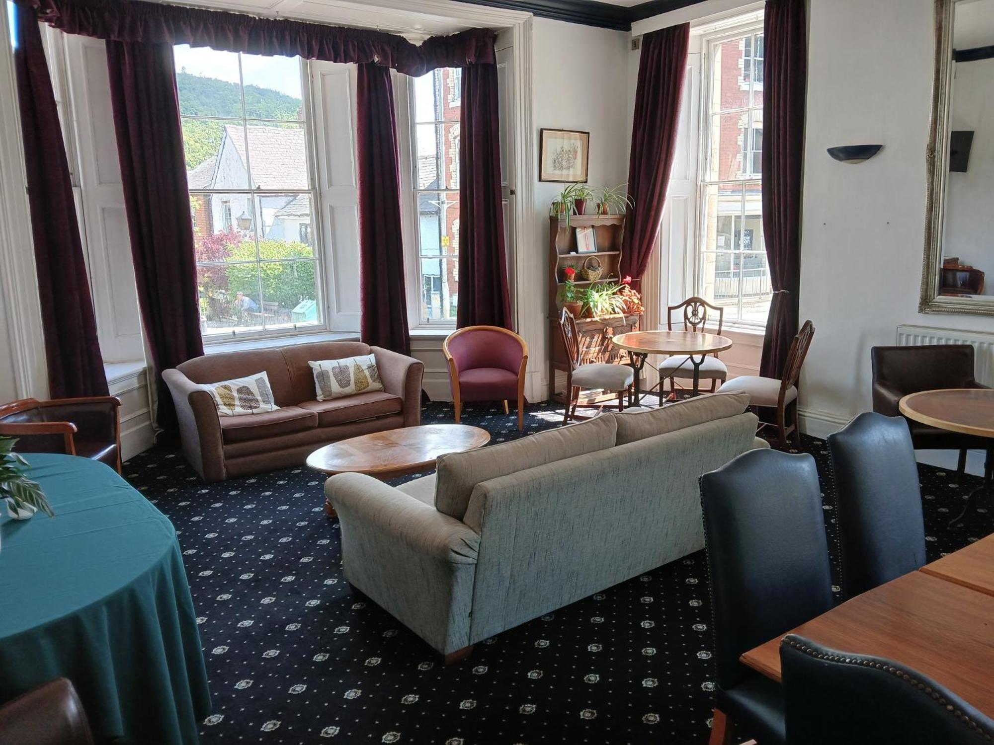 The Knighton Apartment Bagian luar foto