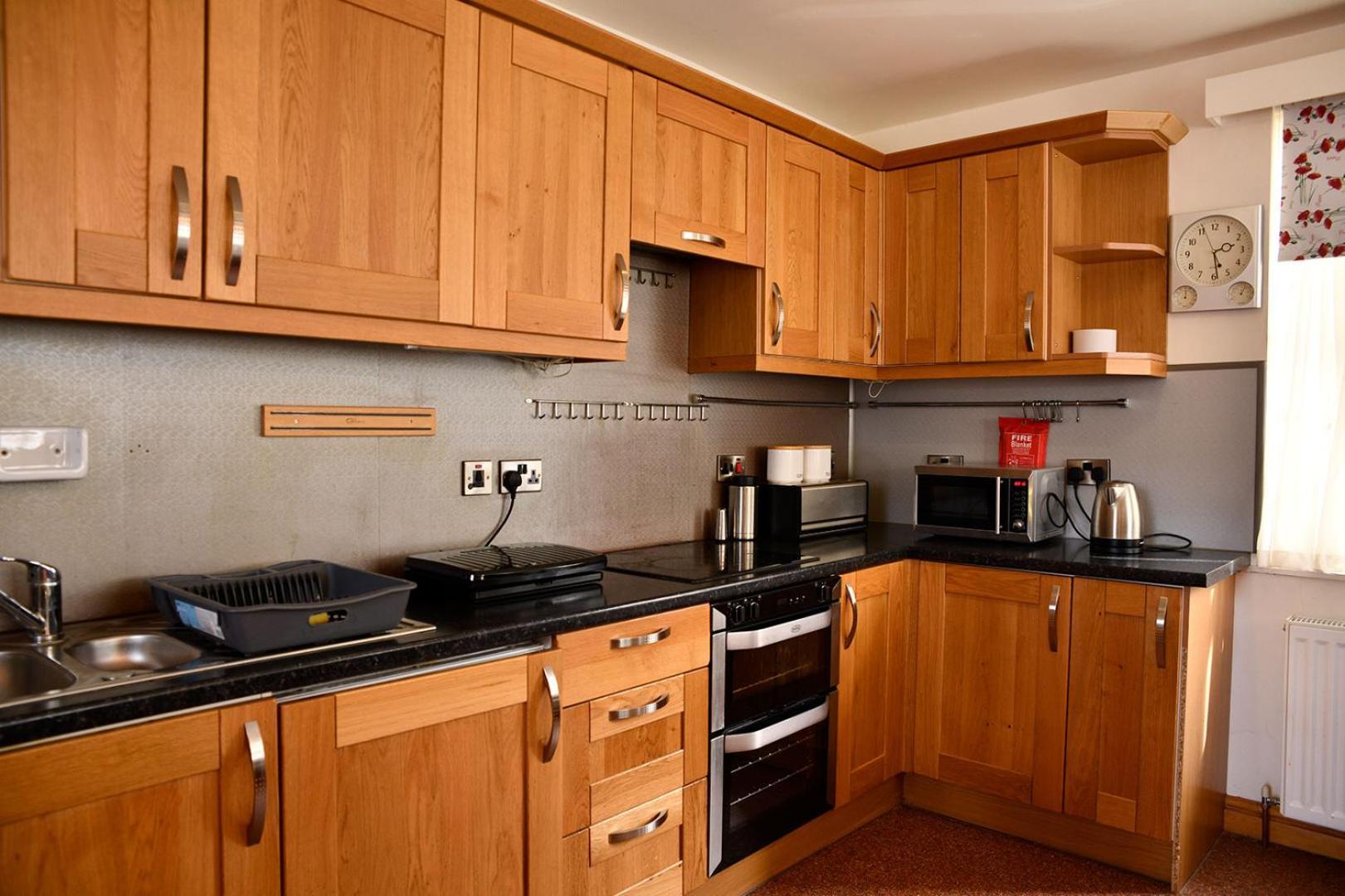 The Knighton Apartment Bagian luar foto