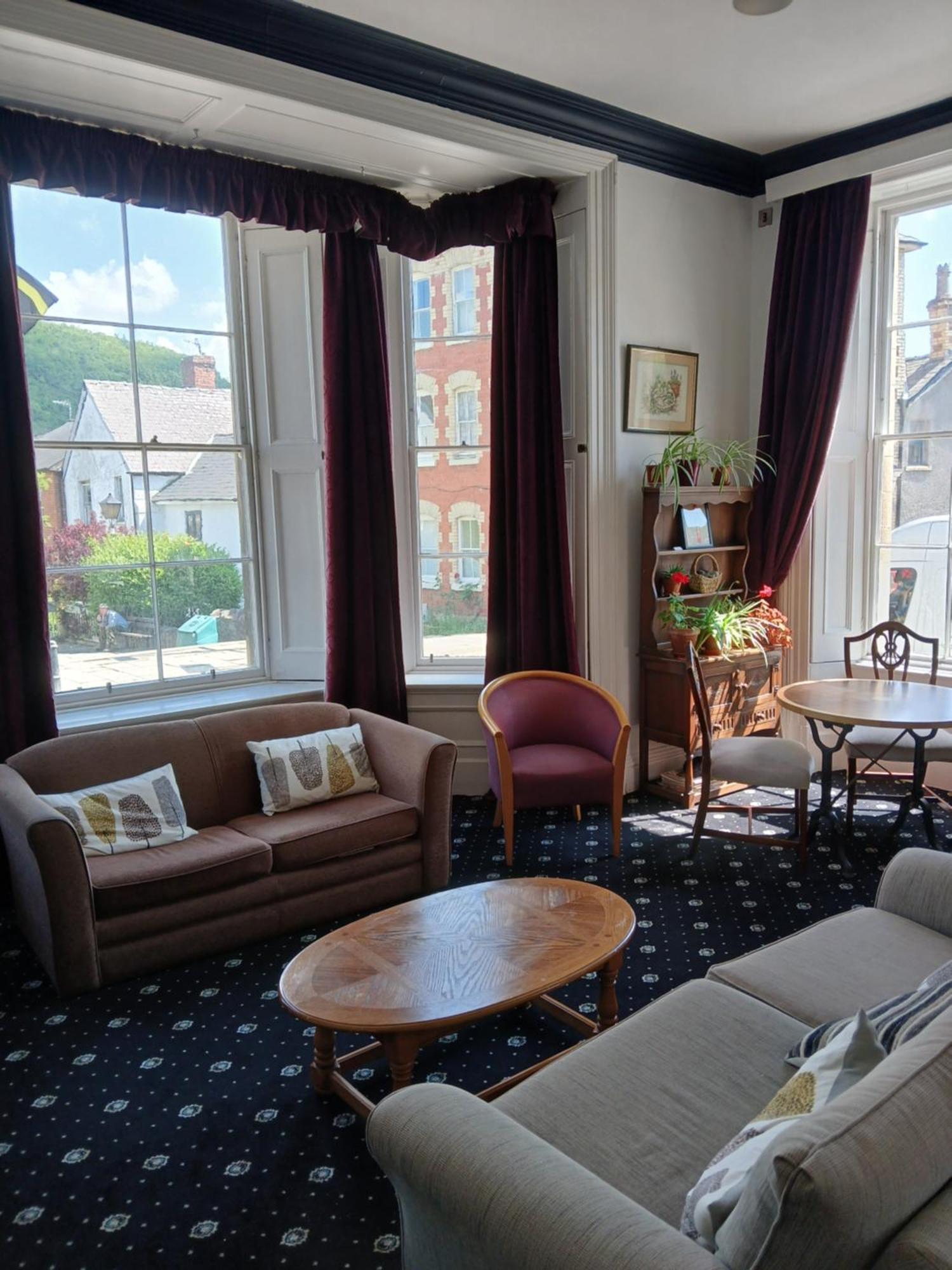 The Knighton Apartment Bagian luar foto